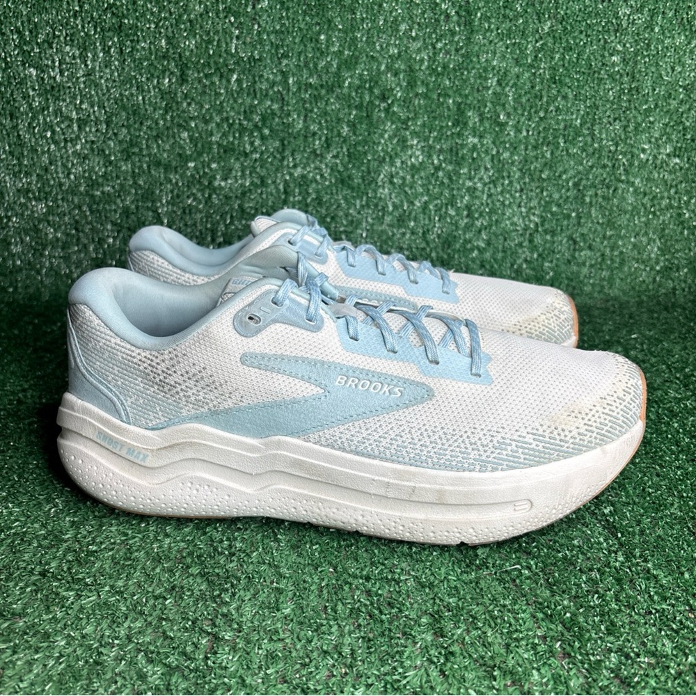 Brooks Ghost Max 2 Womens Size 12 Baby Blue Comfort Running Shoes